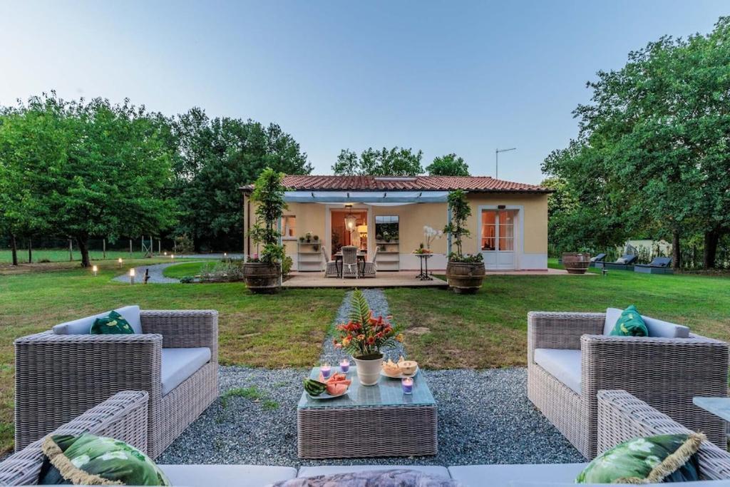Villa Bassotta, A Charming Cottage ลุคคา ภายนอก รูปภาพ