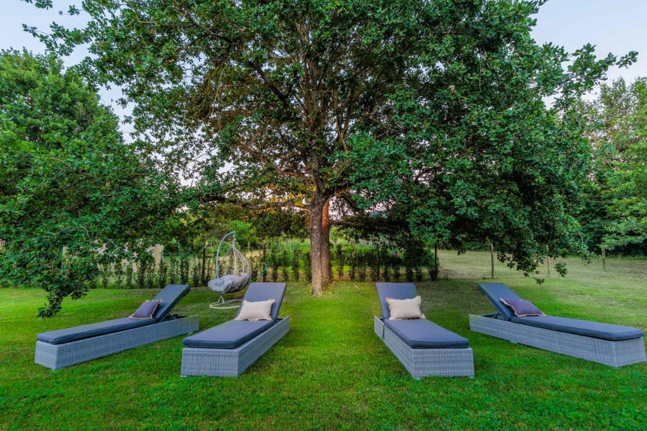 Villa Bassotta, A Charming Cottage ลุคคา ภายนอก รูปภาพ