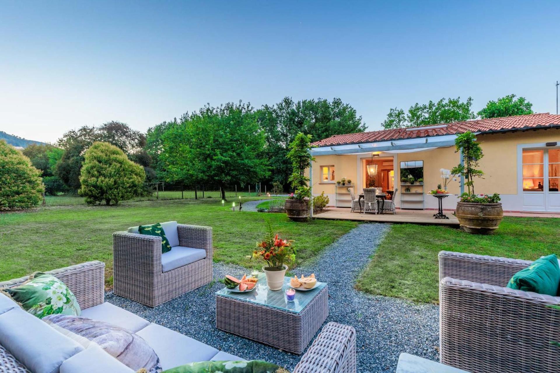 Villa Bassotta, A Charming Cottage ลุคคา ภายนอก รูปภาพ