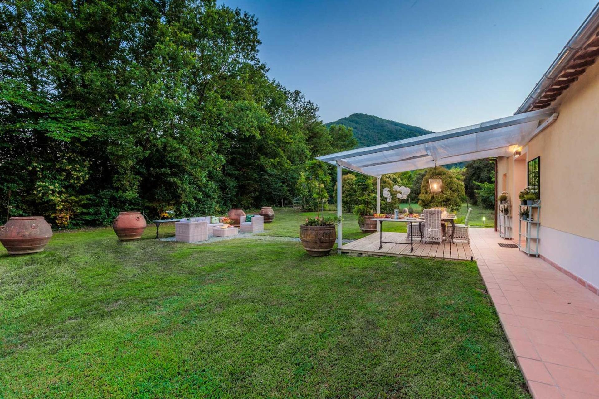 Villa Bassotta, A Charming Cottage ลุคคา ภายนอก รูปภาพ