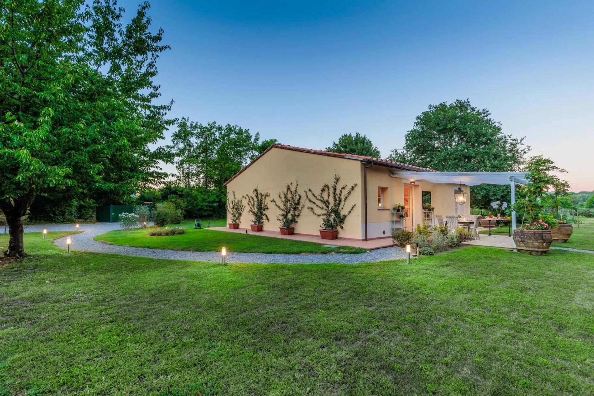 Villa Bassotta, A Charming Cottage ลุคคา ภายนอก รูปภาพ